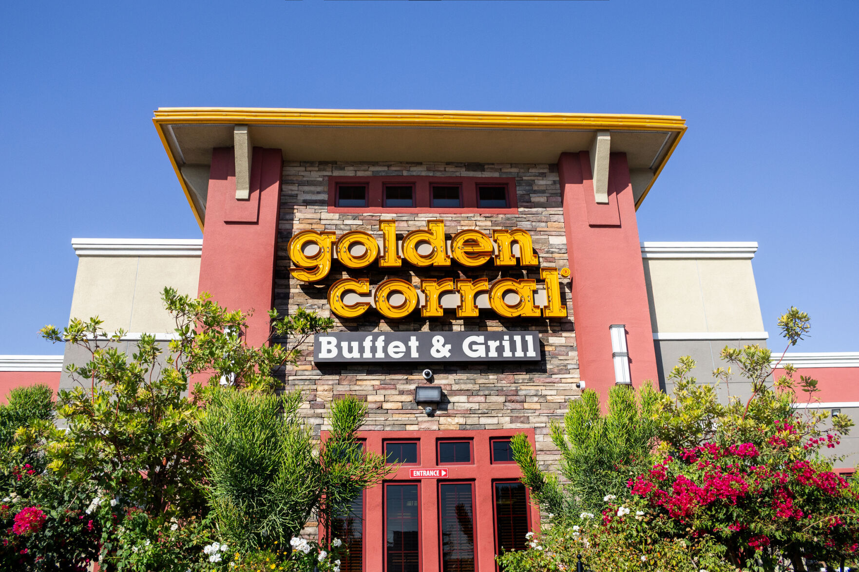 1973: Golden Corral